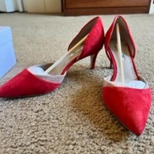 Sexy 60's retro vibe red suede pumps with 2" heel